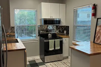 Image de 2 bedroom/ 2 bath cottage, just a block from Emory University / Emory Hospital