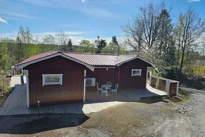 Image de Charming 2-bedroom house with 6 beds, free WiFi and Ac near Vättern in Åmmeberg