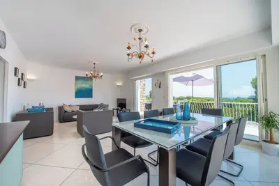 Image de Magnifique villa vue imprenable mer plages à pieds