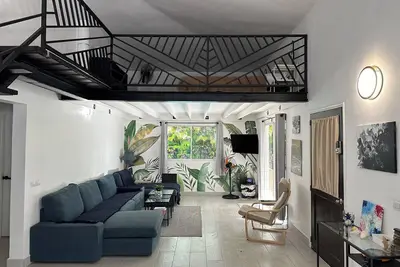 Modern, private villa with a wonderful pool & outdoor area.