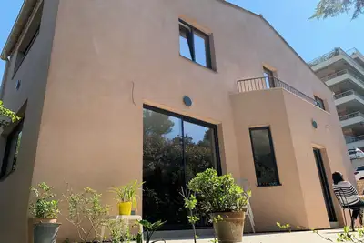 Image de Maison 7 personnes, Vallon de la Tousque avec terrasse, dans un écrin de verdure