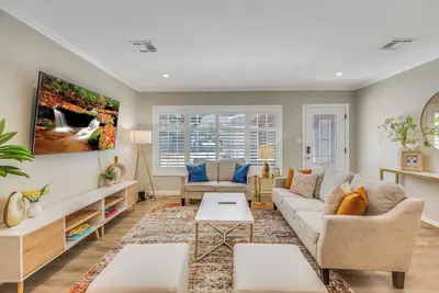 Elegant and Stylishly Crafted Modern Home