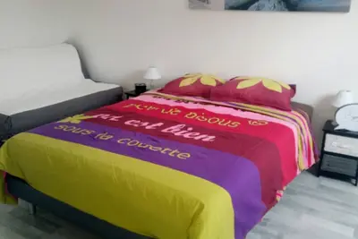 Maison proche rempart Guérande, \nSitué dans quartier calme. Parking + bus proche