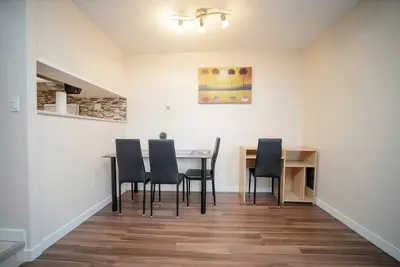 Image de Beautiful Home/5% Weekly/10% Monthly Discount