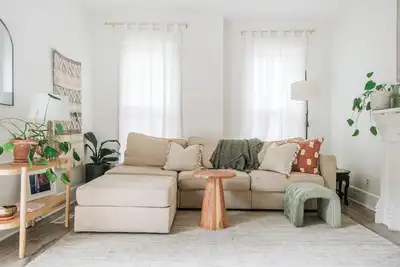 Image de Beautiful Historic 2b/2ba, Modern Comfort, King Bed, Walk Downtown