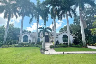 Image de Beautiful 4-bedroom house in exclusive Bonita Bay - 10 mins from the beach!