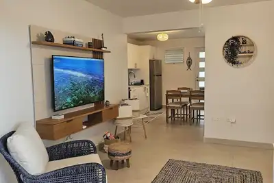 Image de Ocean Villa - Renovated Condo by the Beach!