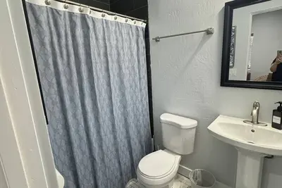 Image de Charming 2 Br / 2 Ba Home in Historic Coronado District – Furnished & Renovated!