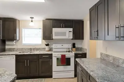 Image de Lovely 3-bedroom farmhouse just 0. 5 miles from Wec in tranquil Ocala location