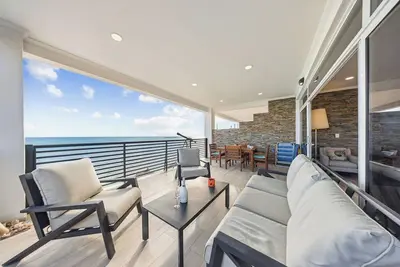 Image de New 2br Oceanfront Condo|Walk Rodgers&Baby Beach