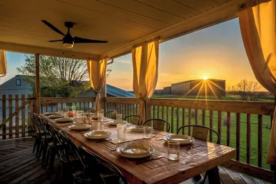 Image de New Distiller's Dream - Country House and Bar-n- 12 min to Downtown Bardstown
