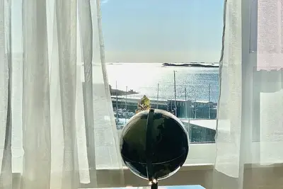 Image de Hotel-like Comfort Home with Ocean Views over City Harbour