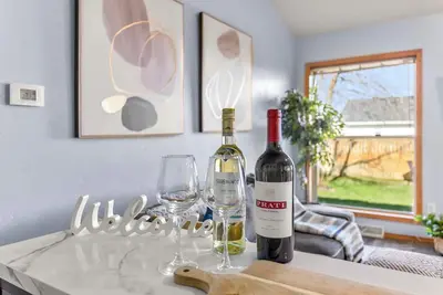 Image de Eaa Oshkosh Modern 3-bedroom, 2 Bath House