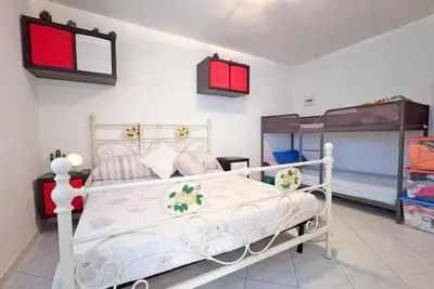 In Silvi, Beautiful beachfront apartment close to all services within walking distance