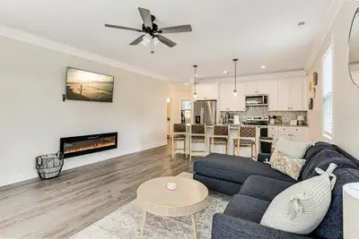 Image de Newly Listed Home in Southport, just mins from Dt Southport and Oak Island Beaches