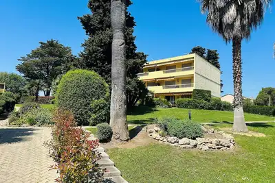Image de Appartement de luxe au rdc avec piscine commune