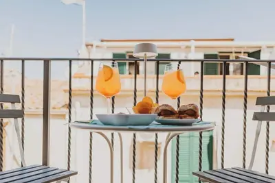 Image de Luxurious apartment in the historic center of Cefalù, to experience sea and history