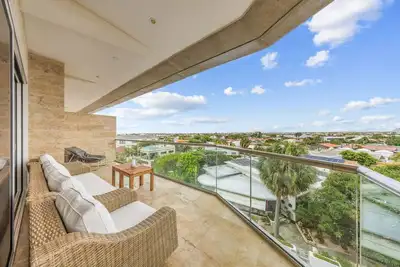 Image de 2br Oceanview Condo at Coral Shell 3e by Bocobay