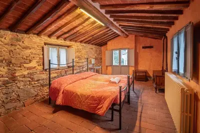 Image de Casolare della Quiete ; Rustico Toscano [ 6 rooms ; 4 baths ]