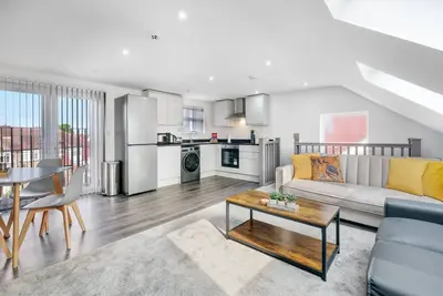 Image de Newly Converted 3bdr 1ba Apt in Hounslow