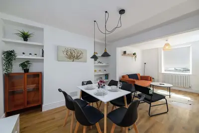 Image de Lovely 3 Bedroom House Minutes from Bike Park