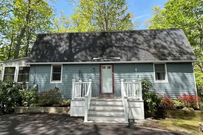 Image de Conveniently located home within a short drive to both York Beach and Ogunquit.