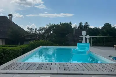 Perfect villa with Lake view, WiFi and very quiet location in charming Annecy