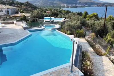Villa Arian with great sea view, great pool and 6 minutes walk from the beach