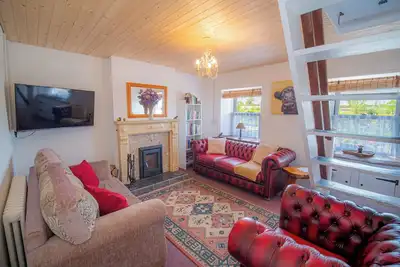 Image de O'Sullivan's cottage: with Pool Table, Darts. Golf Course nearby!