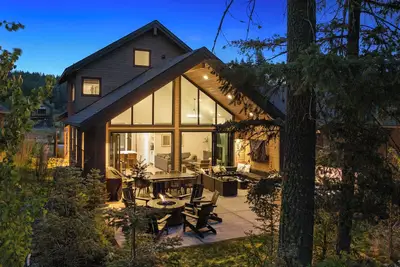 Image de Chill, Grill & Soak | Forest Hot Tub, Firepit, Bbq