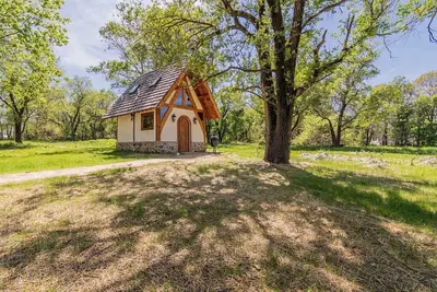 Image de Experience a Regenerative Farm in a New Tiny Home