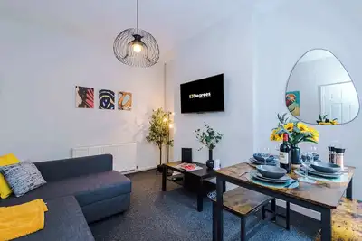 Ideal 3-Bed Home, Great for Groups!