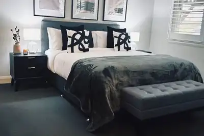 Image de Stylish | Luxury | Five Star\n\nA brand New luxury escape in the heart of Dubbo!