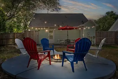Image de The Salty Oak - Beach | Firepit | Ev Charger