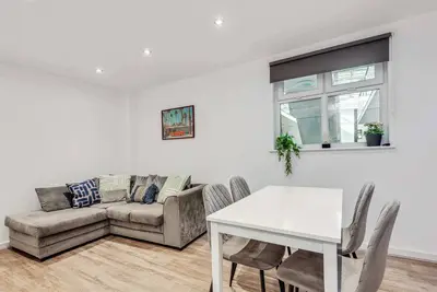 2br Irwell Chambers : Central & Stylish