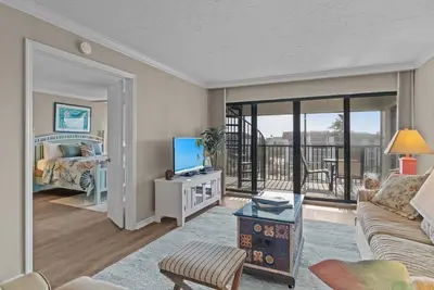 Image de Island Escape at Pointe Santo. Steps to Beach, Rooftop Views & Modern Comfort