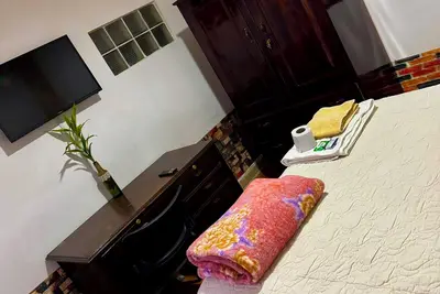 Image de Centrally located room with access to a nice garden