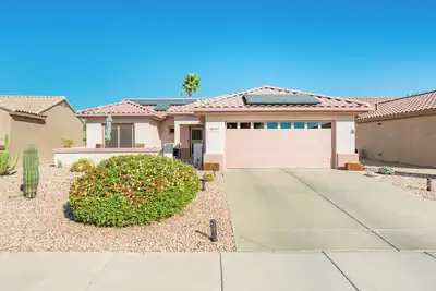Image de Charming 2-bedroom house in fabulous Surprise in the desirable Grand
