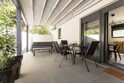 Image de Brend new apartment Karmela with jacuzzi and Bbq
