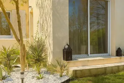 Image de La maison du cerisier\nWifi, idéal Famille, animaux de compagnie acceptés!