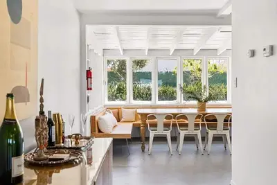 Image de 3-bed/2Bath MidCentury gated 3. 5 acres at foothills of Joshua Tree National Park
