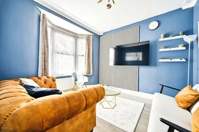 Image de Beautiful and spacious 3 bedroom house in London, sleeps 8 and includes parking!