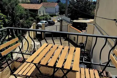 Image de Maisonnette rénovée avec cour, clim et métro à 5 min