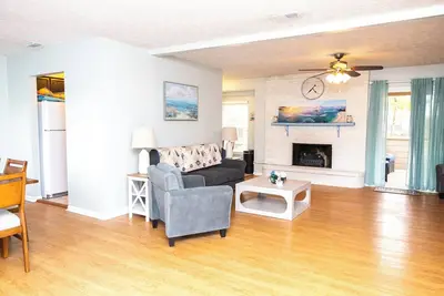 Image de Cozy Island Getaway on Wilmington Island, close to Savannah and Tybee Island!