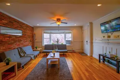 Image de Tranquility & Stylish 3- Bedroom, minutes from Nyc!