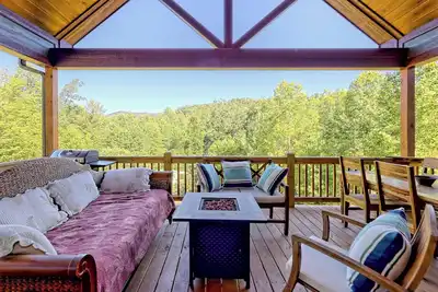 Image de Fox Den Haven Steps to La Prade's Marina, Lake Burton! 14 5-Star Reviews On Abnb
