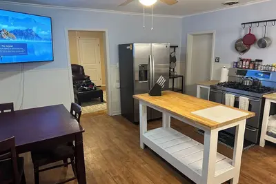 Image de Haven house in delightful Bay City with WiFi