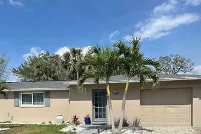 Image de Seashell Serenity Beach Escape - Just 5 minutes away from Lovely Barefoot Beach!
