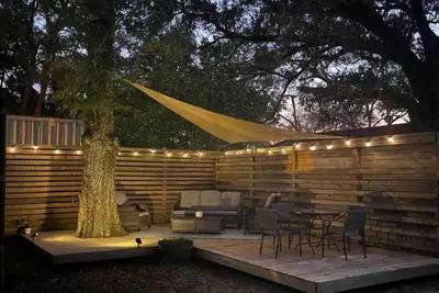 Image de 2bedrm/1bath, walk 2 dwntown/stadium/seafood market\nlarge yard w/ onsite parking