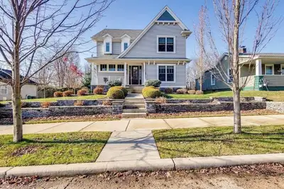 Image de Spacious 5-bedroom house with hot tub and theatre room in charming South Bend
